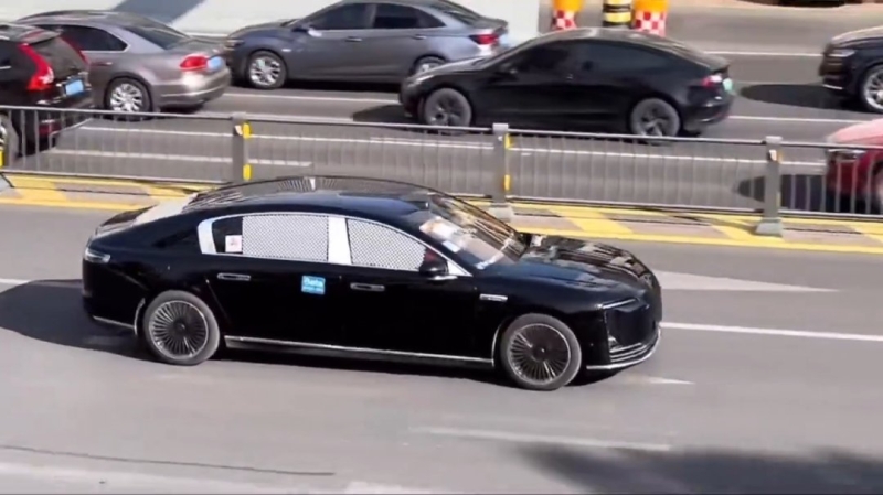 Zunjie S800 2025: автомобиль выведен на дорожные испытания