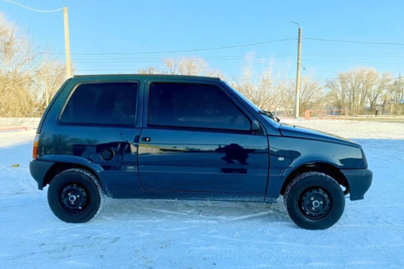 24-летняя &laquo;Ока&raquo; выставлена на продажу: за автомобиль просят 300 тысяч км