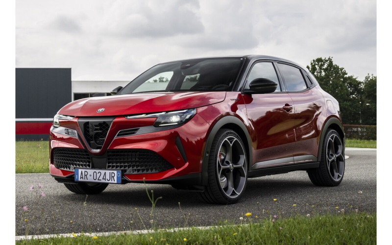 Alfa Romeo Junior 2025 пользуется большим спросом в Европе