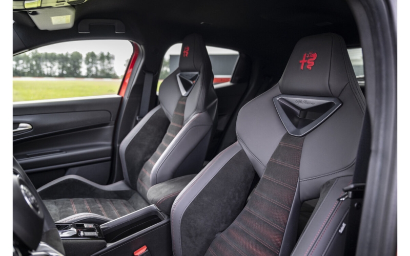 Alfa Romeo Junior 2025 пользуется большим спросом в Европе