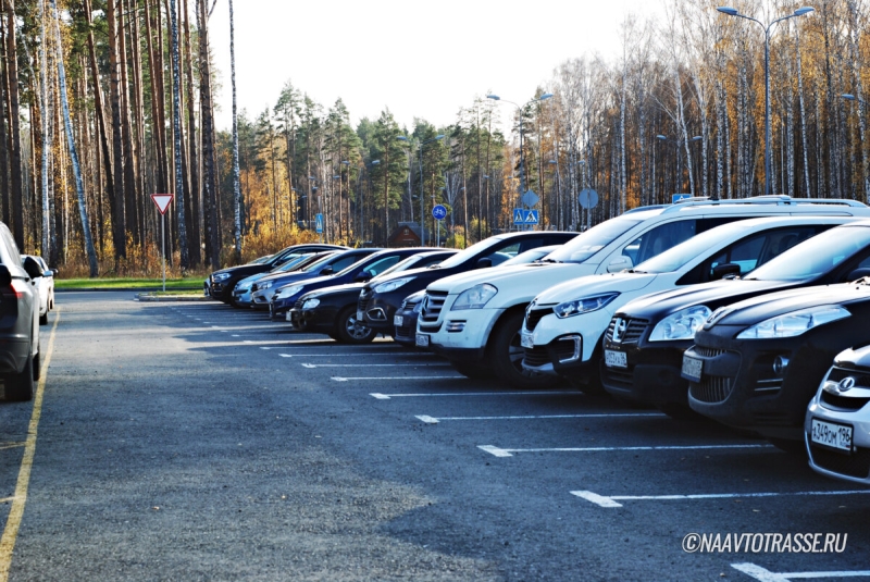 Автоюрист раскрыл самые наглые способы грабежа водителей на парковках и в пробках