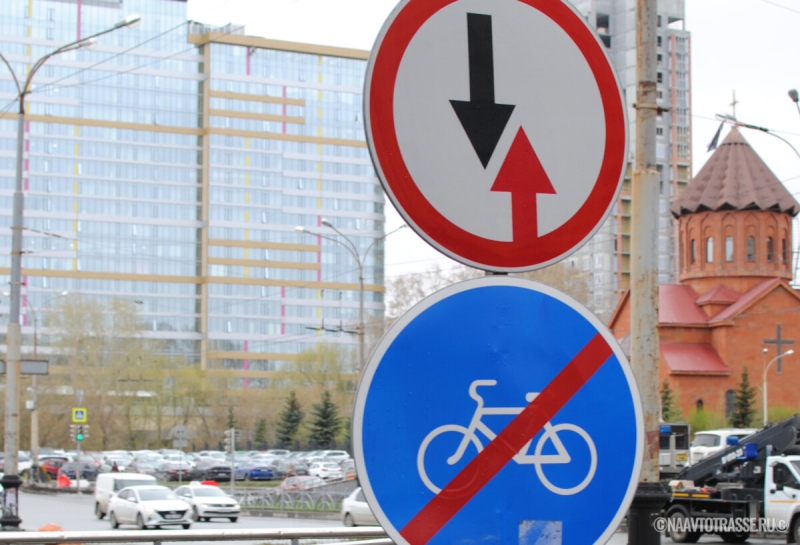 Билет 2, вопрос 2 ПДД: Можно ли Вам въехать на мост первым?