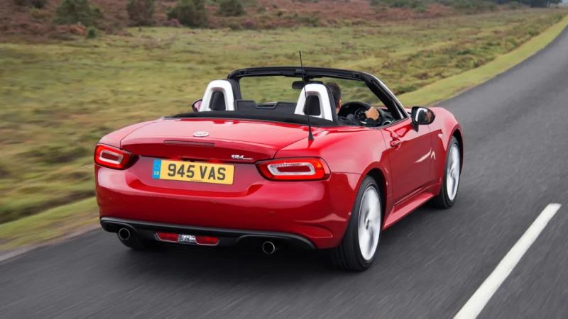 Fiat представил спорткар 124 Spider: мощность 140 л.с., турбонаддув и идеальная управляемость