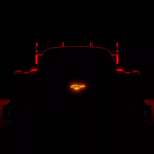 Ford Mustang Mach-E 2025 показан в версии Pikes Peak