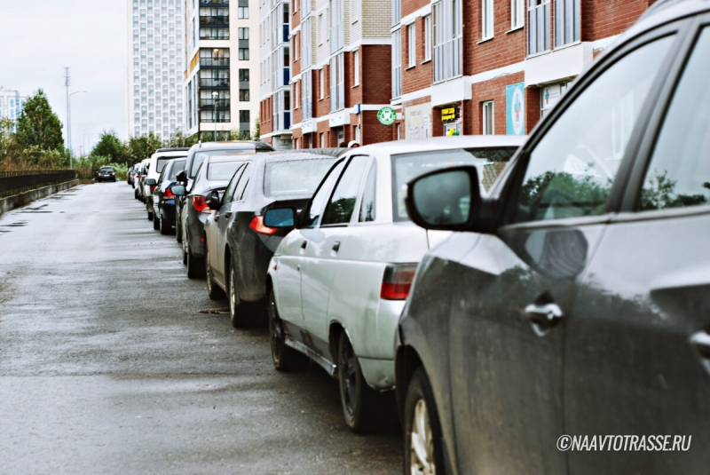 Гаишник запретил водителям долго греть свои машины зимой: за это жестко наказывают