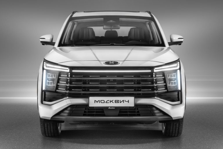 Новый кроссовер Москвич 8 может спасти завод от низких продаж: спрос на модели бренда упал на 54%