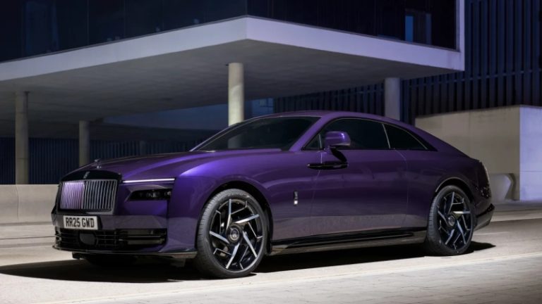 Rolls-Royce Spectre 2025 представлен в версии Black Badge