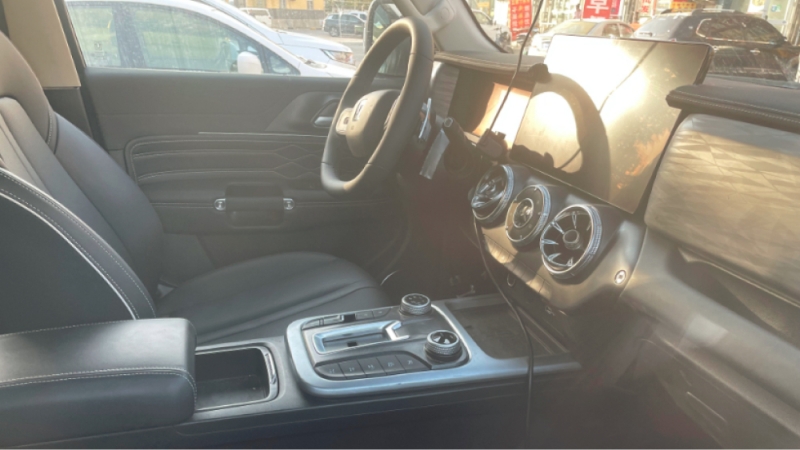 Tank 300 2025: &laquo;шпионы&raquo; засняли новый салон внедорожника