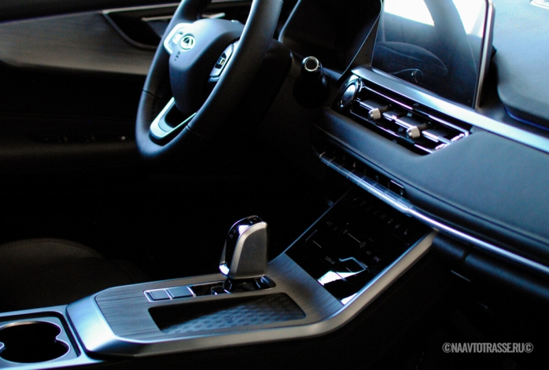 В автосервисе раскрыли все возможности кнопки Shift Lock, о которых никто не догадывался