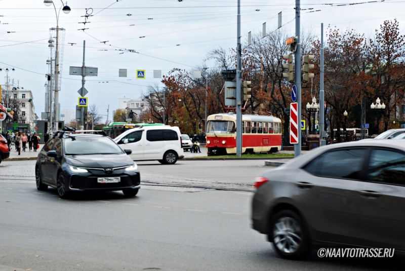 В автошколе рассекретили правило "двух секунд", которыми пользуются все бывалые водители