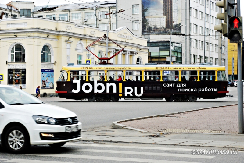 В ГАИ назвали точное расстояние, на котором водитель должен остановиться перед "зеброй"