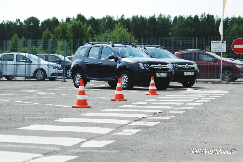 Автоэксперты выяснили, почему все производители машин избавляются от дилеров