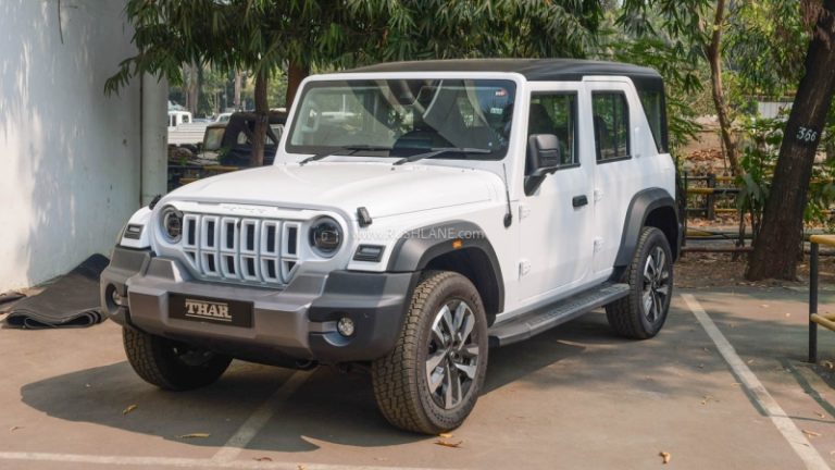 Mahindra Thar Roxx 2025 получил новый темный интерьер