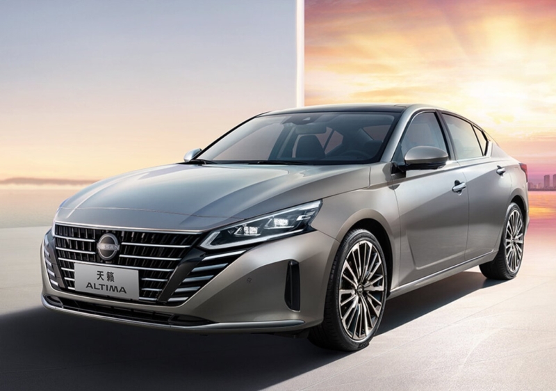 Nissan Altima 2025: дилеры доставили седан в Россию