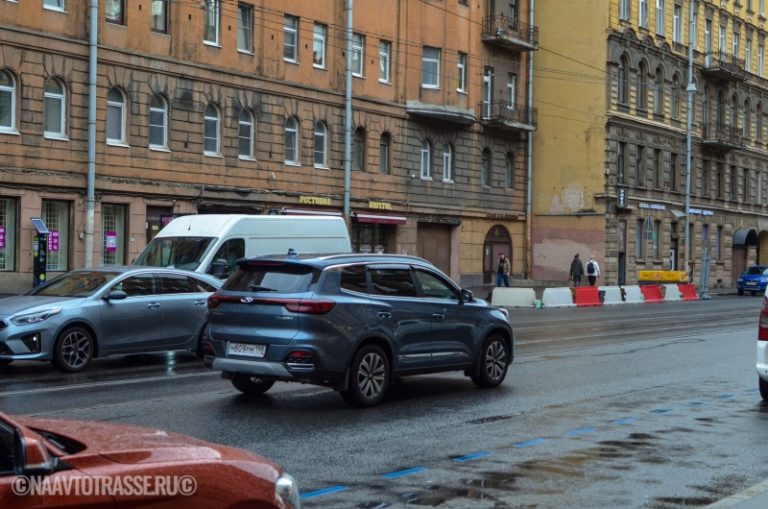 Гаишник объяснил, зачем хитрым водителям в машине разбитый смартфон