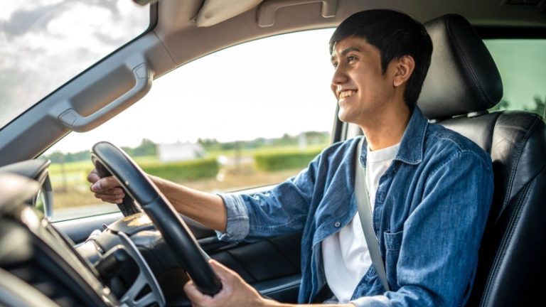 Водителям рассказали, как нельзя ездить на автомобиле. За это грозит большой штраф