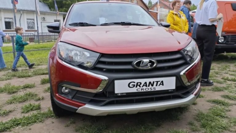 Lada Granta 2025 выйдет в новом исполнении Active Cross