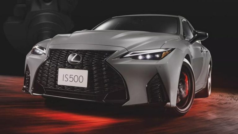 Lexus IS500 2025 года дебютировал в версии Ultimate Edition