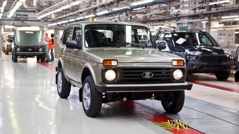 Надежность и проходимость: в России выросло производство внедорожников «Нива»
