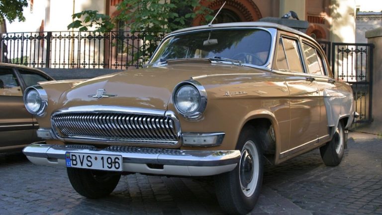 Настоящая «капсула времени»: 60-летнюю советскую «Волгу» продают по цене нового «Мерседеса»
