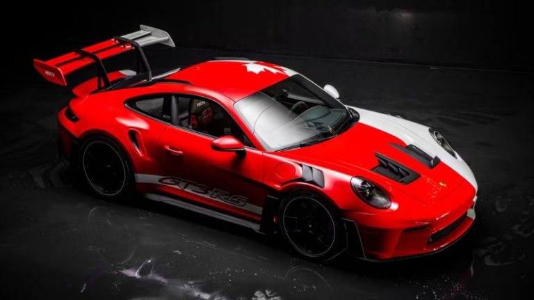 Представлен красно-белый Porsche с кленовым листом: необычная спецверсия выйдет ограниченным тиражом