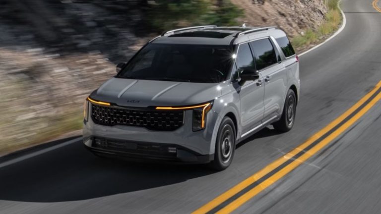 Гибрид Kia Carnival Hybrid неожиданно стал хитом продаж Kia в 2025 году