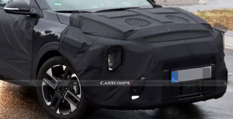 KIA Stonic 2026: обновленный кроссовер показали на фото