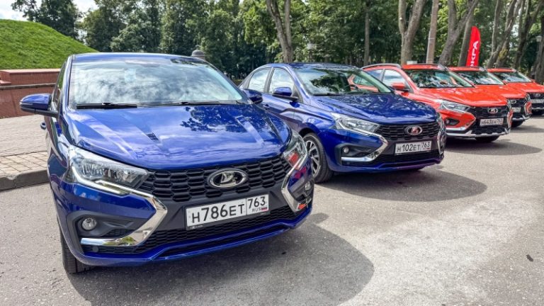 Названы самые дешевые автомобили в России: в список из 10 моделей вошла новая Lada Iskra