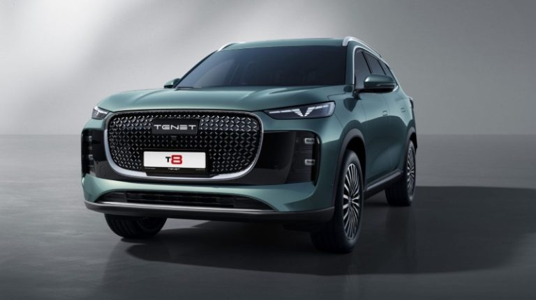 Новый российский бренд представил первый автомобиль. Это семиместный кроссовер