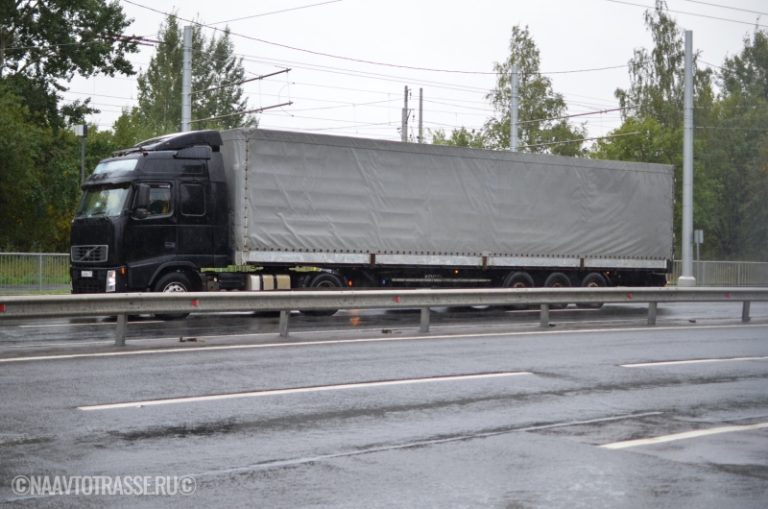 Продажи тяжелых грузовиков в России за полгода упали более чем вдвое: лидирует КамАЗ