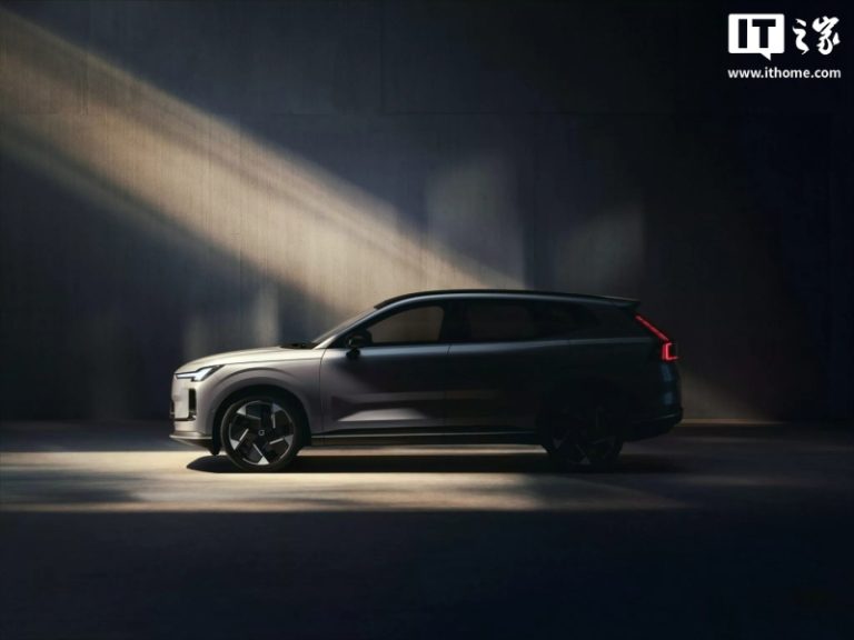 Volvo XC70 2025 начнут продавать уже в августе