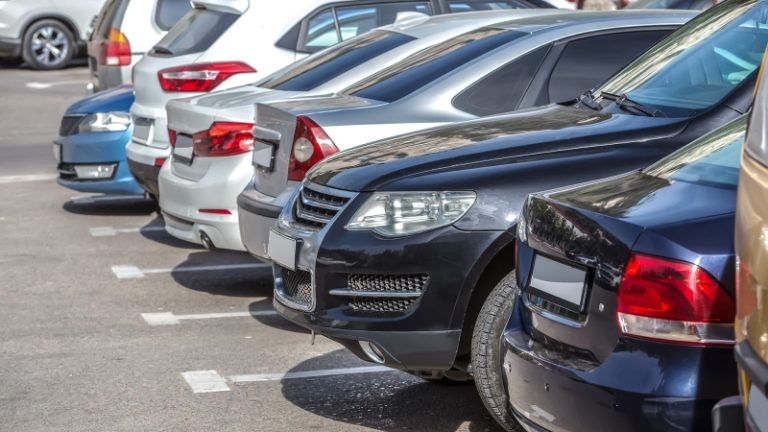 Почему в России упали продажи автомобилей с пробегом. Мнения дилеров