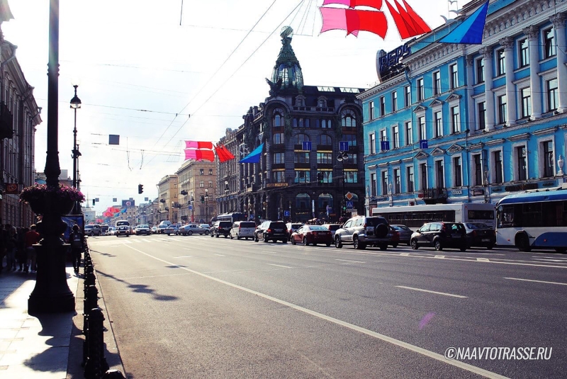 В полиции призвали отказаться от поездок на личном авто в центр Москвы: чем это грозит?