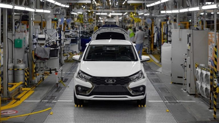 АвтоВАЗ начал выпускать в Санкт-Петербурге новую недорогую «Ладу»