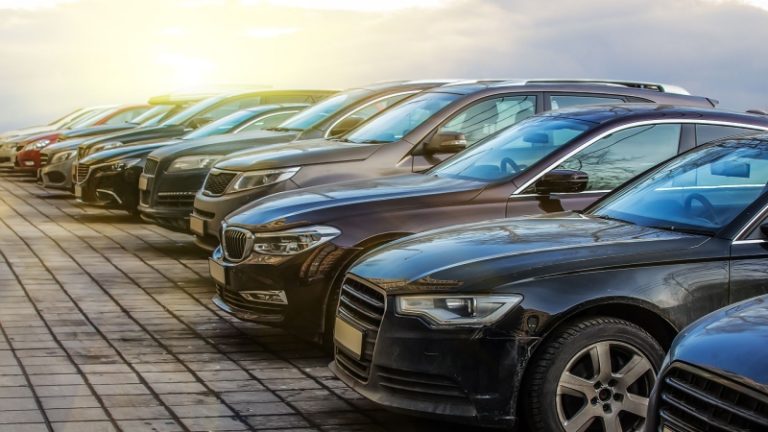 Названы регионы России, в которых чаще покупают «молодые» и «старые» автомобили с пробегом