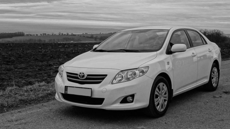 Они меньше всего теряют в цене: названы самые ликвидные седаны и хэтчбеки в России