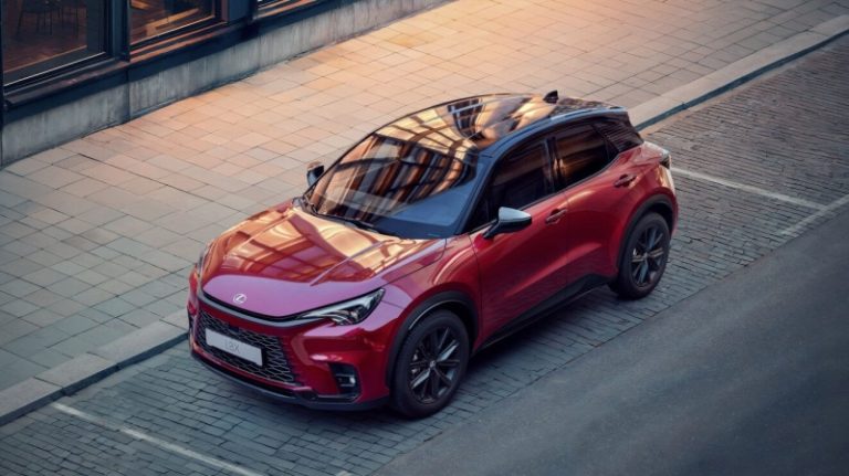 Самый дешевый кроссовер Lexus получил новую версию. Подробности и фото