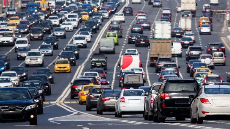 В России предложили отменить транспортный налог: что может быть вместо него