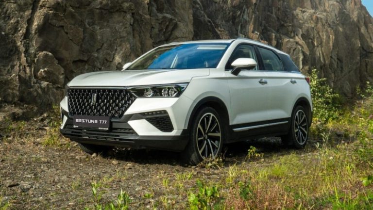 В России резко подешевели три китайских автомобиля. Один из них теперь стоит как «Лада»