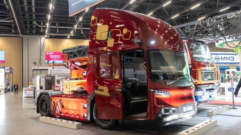 МАЗ представил на выставке «ИННОПРОМ. Беларусь» инновационный тягач, который «даст фору» европейским