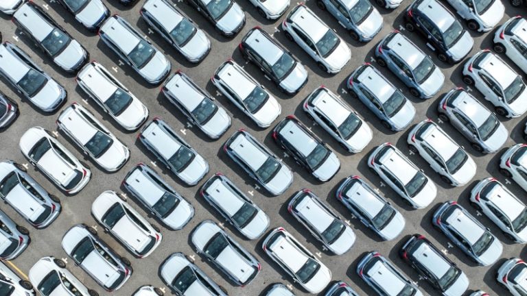 Россиянам начали отказывать в пригоне автомобилей из-за границы: в чем причины