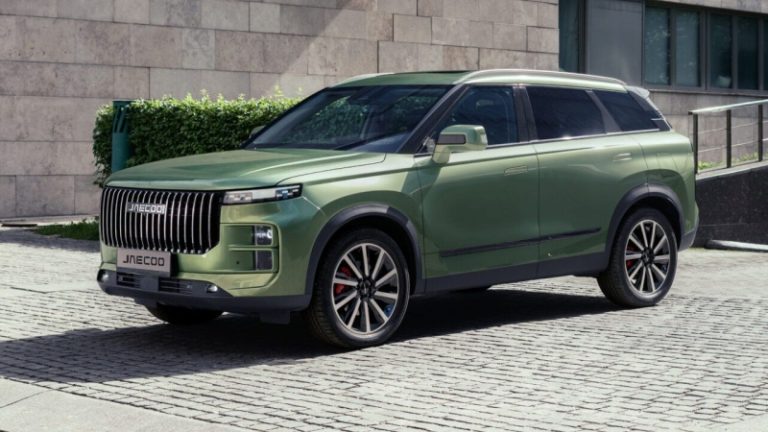 В России подешевел самый популярный кроссовер Jaecoo: известна новая цена