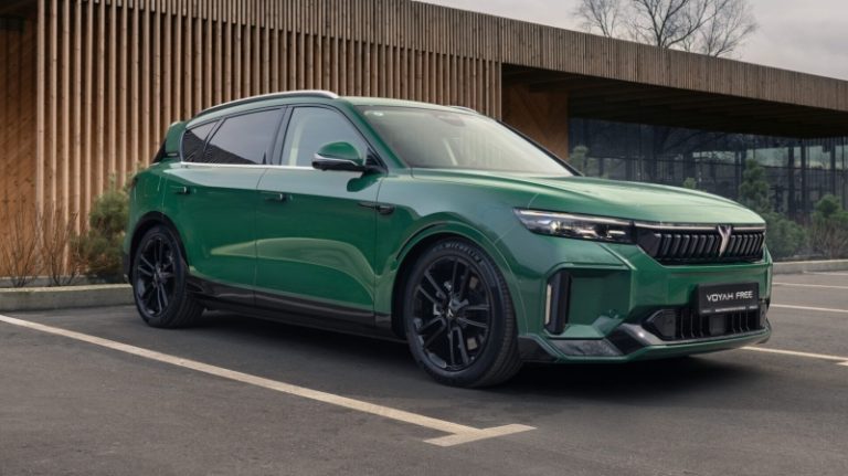 В России спрос на «гибриды» с пробегом растет, а цены падают