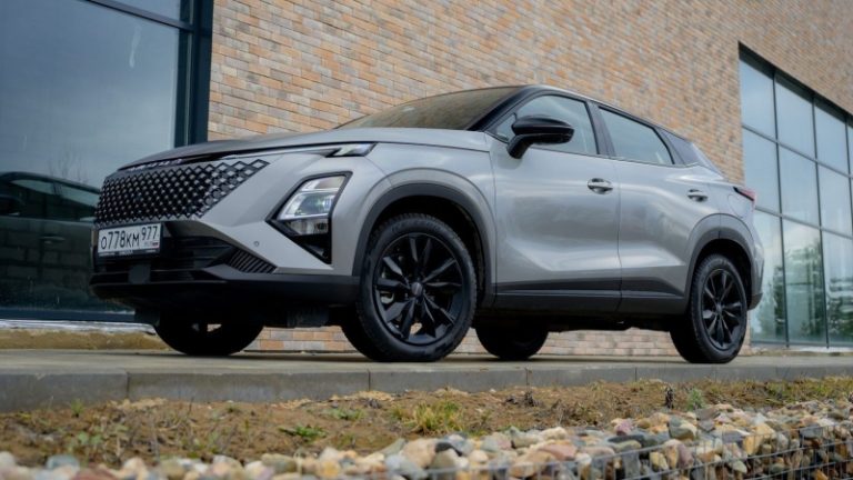 Кроссовер Omoda C5 2025 года стал доступнее на 250 тысяч рублей: сколько он стоит