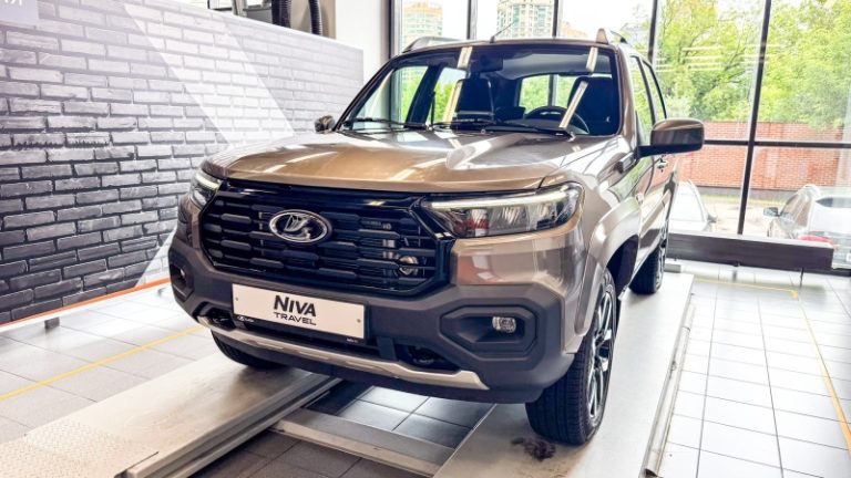 Названы главные конкуренты обновленной LADA Niva Travel. Список из трех моделей