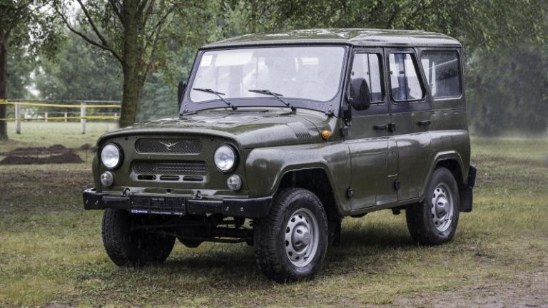 «Старый-новый» УАЗ со 150-сильным двигателем поступил к дилерам. Сколько он стоит