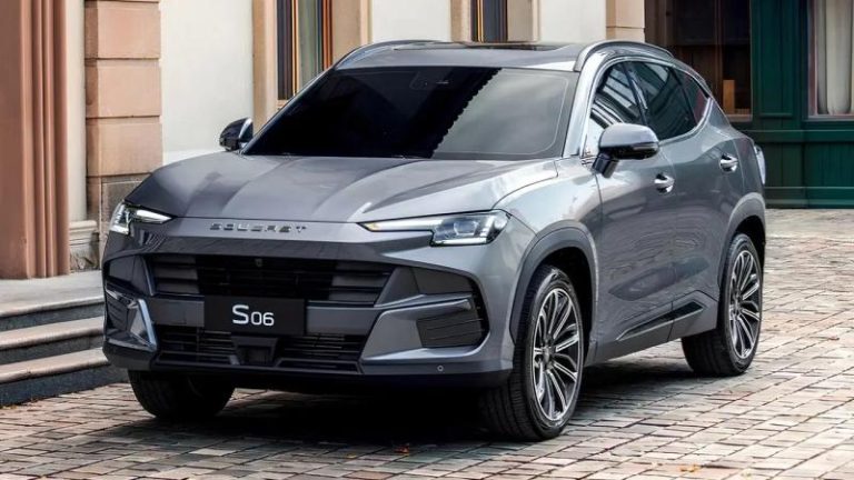 «Дочка» Chery представит в России новый недорогой кроссовер: первые подробности о новинке