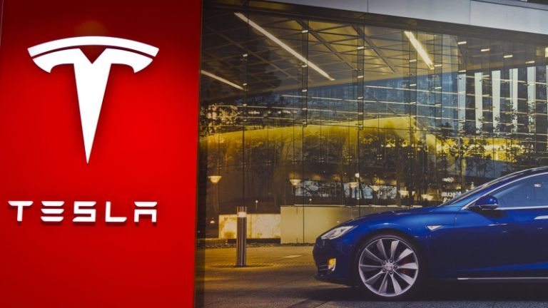 Как iPhone превратится в ключ от Tesla: новая функция уже на горизонте