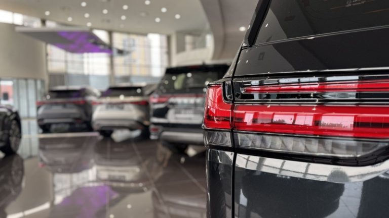 Рост цен продолжается: стало известно, как подорожали автомобили в России в ноябре