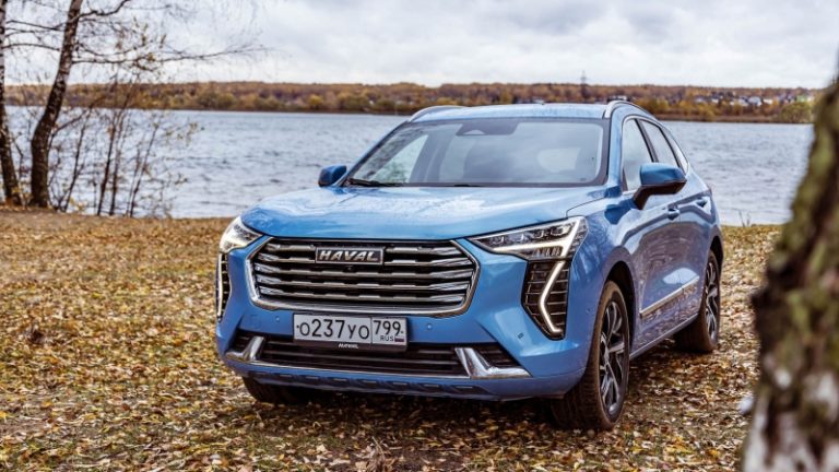 Столько они не стоили уже два года: в России драматично изменились цены на подержанные иномарки